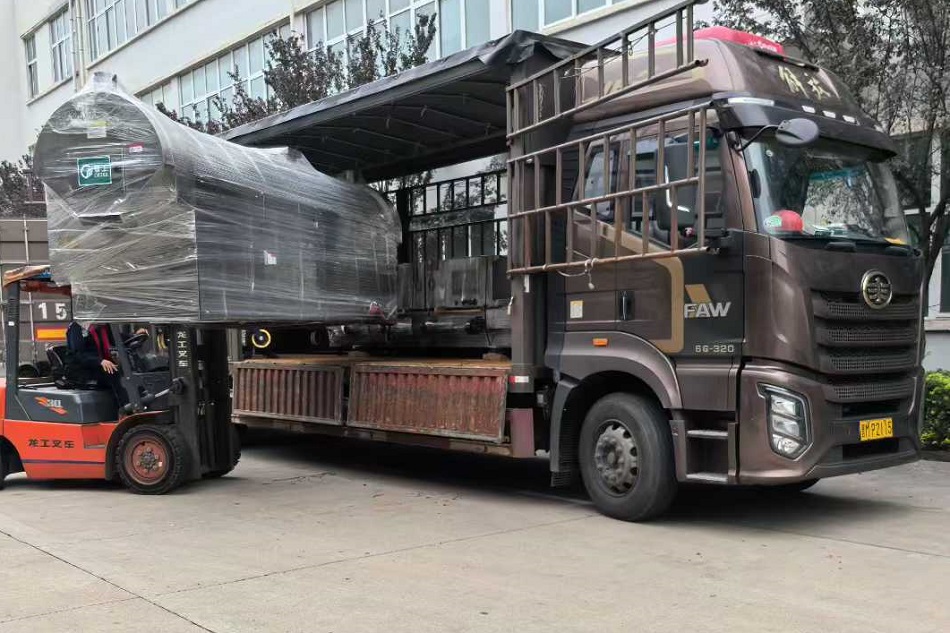 浙江客户订购的流水线电磁炒货机和中型炒货机装车发货